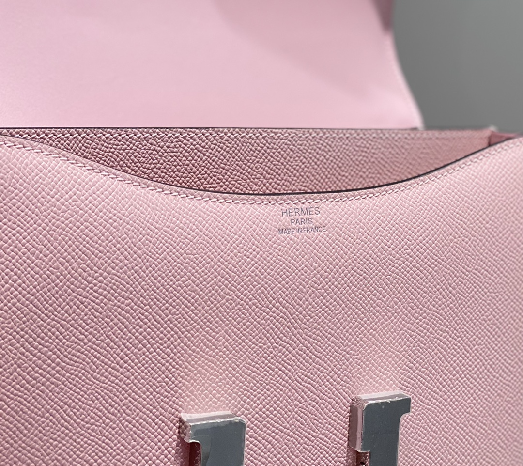 Hermes Constance 24cm Shoulder Bag In Light Pink Epsom Leather